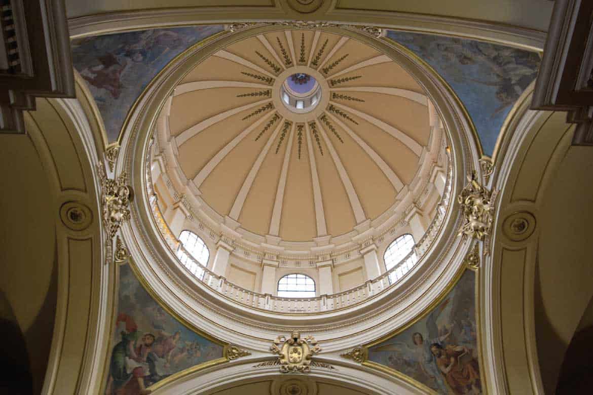 Bogotá city tour Colombia Catedral la Primaria